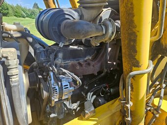 Komatsu  WB97S Závada Pojezdu+1x Bagr na díly v ceně - 2