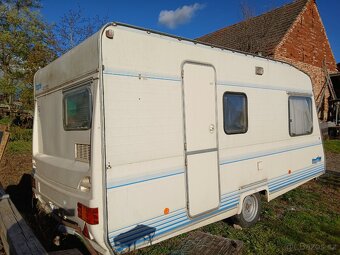 Obytný karavan Caravelair - 2