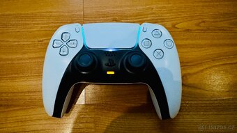 Ovladač pro PS5 Dualsense + stativ - 2