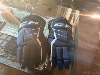 Hokejové rukavice - 2