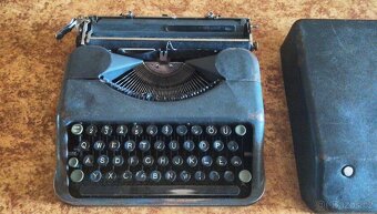 Prodám švýcarský starožitní psací stroj Hermes Baby - 2