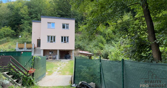 Prodej chaty 4+kk 133 m2, pozemek 728 m2, k celoročnímu bydl - 2