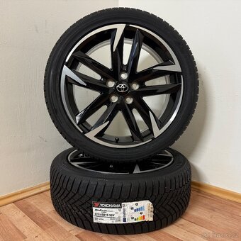 NOVÉ TOYOTA CH-R 5x114,3 R19 ET50+ZIMNÍ 225/45R19 - 2