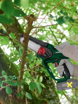 Aku řetězová pila Parkside V20 do ruky s baerií ah4 naječkou - 2