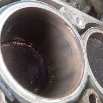 Spodek motoru BXW - 2