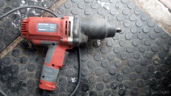 Rázový utahovák - 2