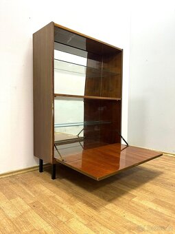 Retro knihovna s barem - 2