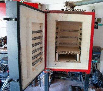 Prodám komorovou pec - 2
