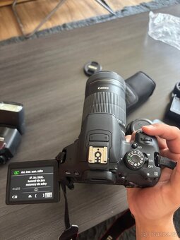 Canon eos 700D 4 objektivy a blesk - 2