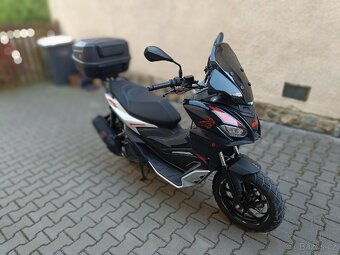Aprilia SR GT 200 - 2