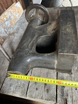 Koník soustruhu - 2