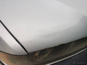 bmw e39 kapota s korozí - 2