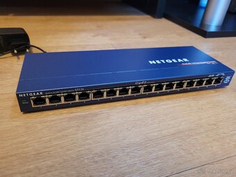 16 port. gigabitový switch Netgear GS116 v2 - 2