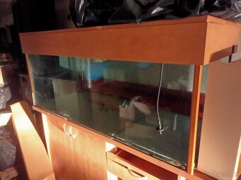 Akvárium 500l + komoda - 2