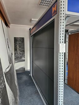 Sekční garážová vrata Hörmann SPU F42 2500×2125 mm + pohon - 2