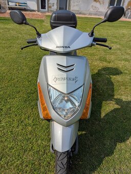 Honda Lead SCV 100 - 2