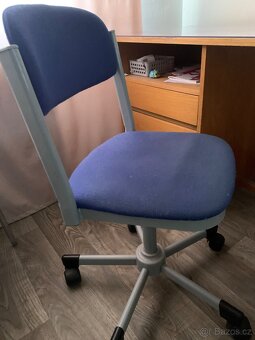 Stůl psací a toč.židle - 2