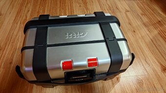 Kufr GIVI TRK 33N hliníkovým víkem objem 33 ltr. - 2