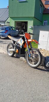 Elektricka KTM EXC elektromotorka - 2