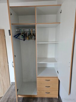 Prodám šatní skříň - 2