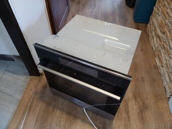 Sklokeramická deska Electrolux a trouba Mora - 2