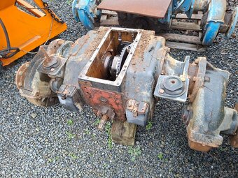 Zetor 7711 diferak s portály - 2