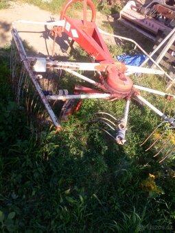 Kuhn nahrabovač shrnovač sena - 2