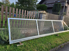 Posuvná samonosná brána s výplní - 2