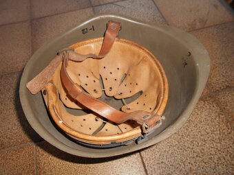 Vojenská helma - přilba - 2