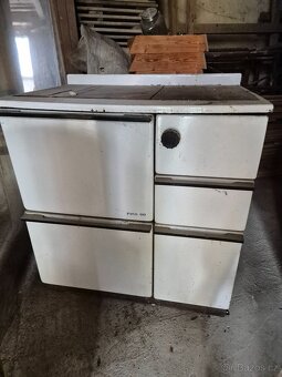 Sporák na tuhá paliva. - 2