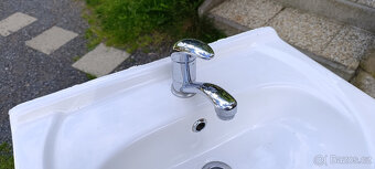 Prodám umyvadlo s pákovou baterií - 2