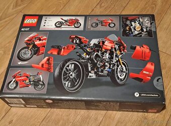 LEGO 42107 Technic - Ducati Panigale V4 R - 2