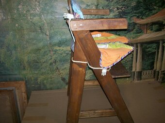 Dětská dřevěná židlička - 2