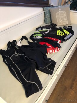 6 dílný cyklistický set, šortky, dres, rukavice, ponožky - 2
