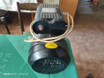 Elektromotor včetně řemenice - 2