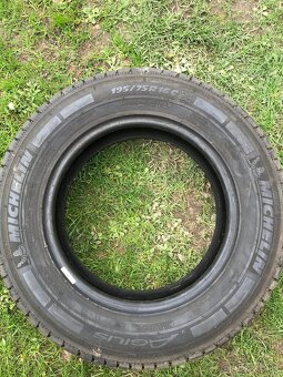 Prodám 2x letní pneu Michelin 195/75-R16C. - 2