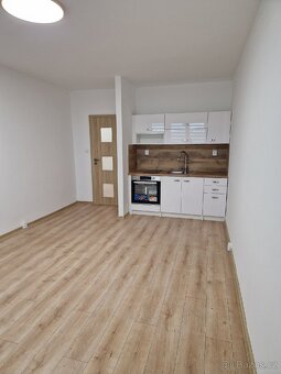 Pronájem bytu 1+kk 27m2, ul. Okružní 1732/16, Český Těšín - 2