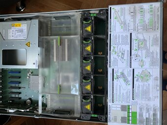 Fujitsu PRIMERGY RX300 S6 - 2