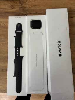 Prodám Apple Watch SE (2020), 40 mm, vesmírně šedé - 2
