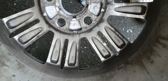 Alu kola orig. Ford 16 se zánovníma pneu 205/55/16, letní - 2