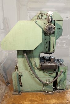 Výstředníkový lis 25 t - 2