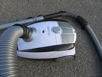 Nabízím sáčkový vysavač Hoover. Plně funkční . Zaruka 14 dní - 2