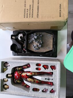 Hot toys - 2