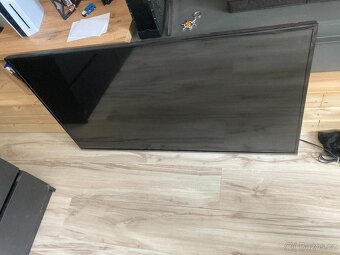 49" Panasonic TX-49DSU501 - 2