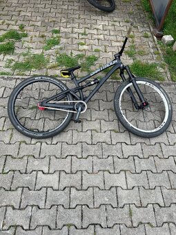 Slopestyle dirt kolo dartmoor shine pro 21 - 2