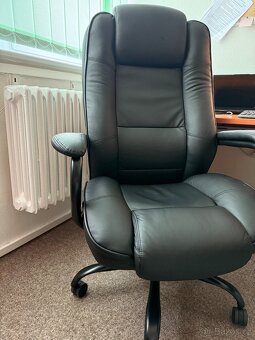 Masivní křeslo - 2