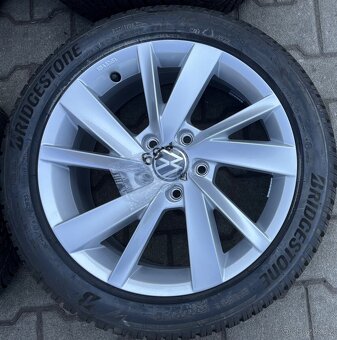 Volkswagen Golf 8 alu 6,5x17 5x112 ET46 pneu 205/50/17 93V - 2