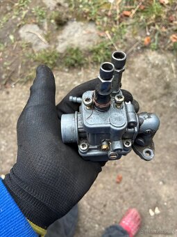 Originálni karburátor na Manet Korádo - 2