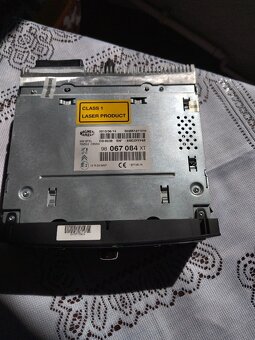 Koupím autorádio na peugeot. - 2