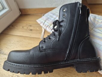 Kožené boty dámské černé JANČAŘÍK - 2